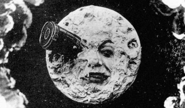 Proyección de los primeros films.