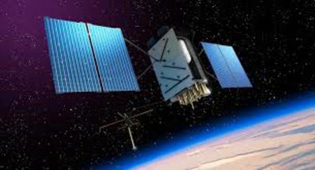 Se pone en órbita el primer satélite GPS.
