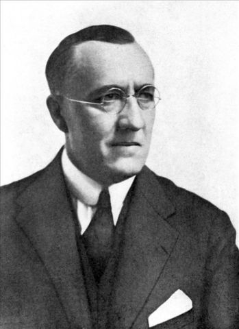 Nace Ramiro de Maeztu