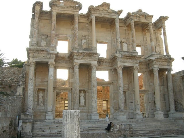 BIBLIOTECA DE PÉRGAMO
