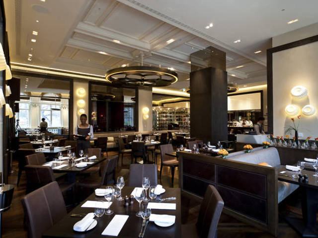 DINNER by HUSTON BLUMENTHAL