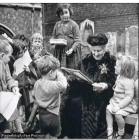 A final del siglo XIX a los años 20 la Escuela Nueva introduce nuevos elementos de evaluación procesual cualitativa. A partir de los años 20 la Escuela Naturalista Activa, no da importancia a la evaluación como proceso de control a profesores y alumnos.