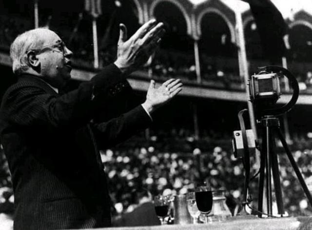 Frente popularraren sorreraren kausak eta bere ekintza nagusiak gerra arte.