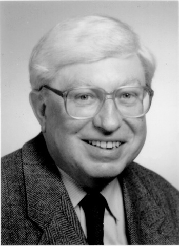 Se realizan estudios sobre superficies solidas y sus procesos químicos.