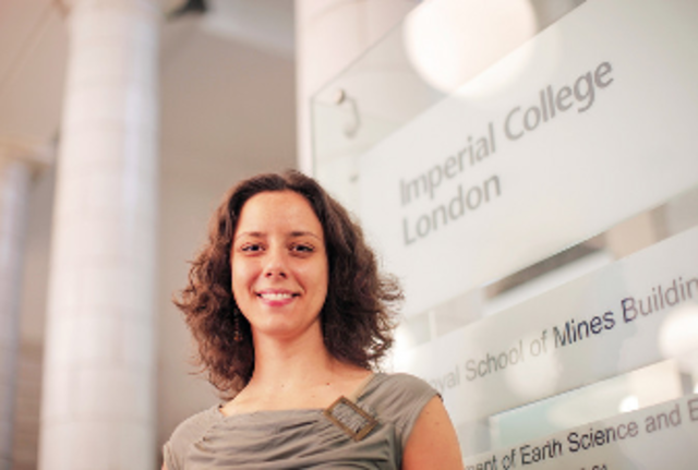 2007 a 2009 - Investigadora Associada de Pós-Doutoramento no Imperial College London (Reino Unido)