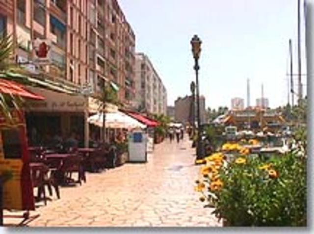 Pierre deja la enseñanza