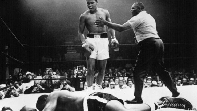 mohamed ali becomes champion of the heavyweights