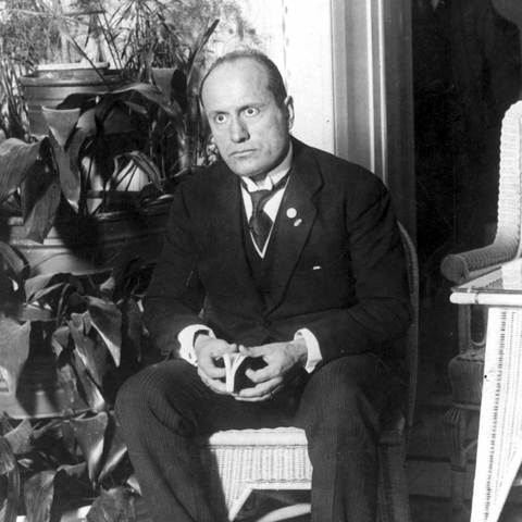 Italy enacts sweeping antisemitic laws