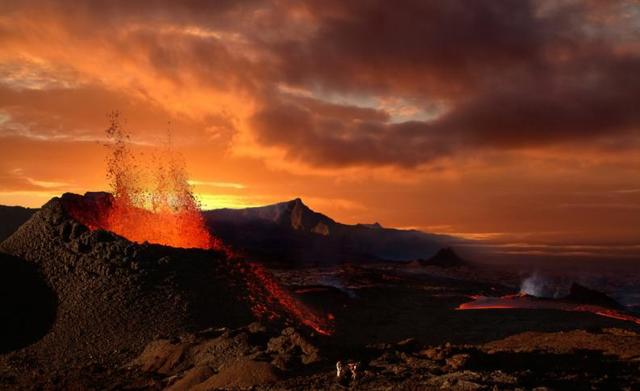 La formación de los volcanes.