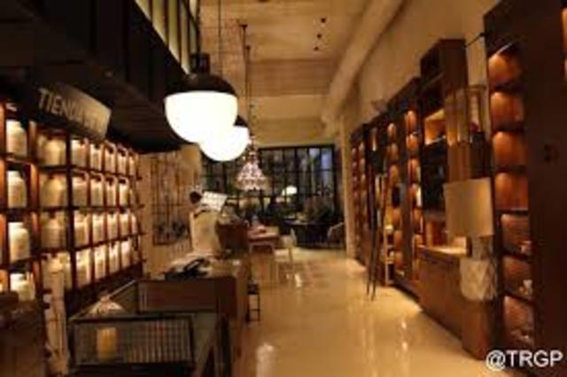 Primeres empreses privades comencen a il·luminar-se amb electricitat