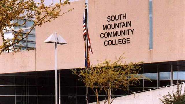 South Mountain Community College is established