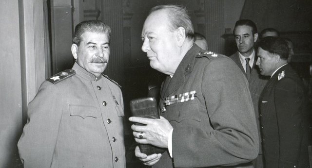 Discuros de Stalin y churchill