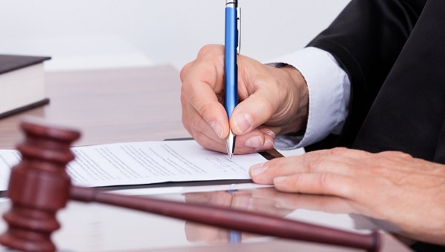 Decreta medidas cautelares tendientes a proteger el patrimonio