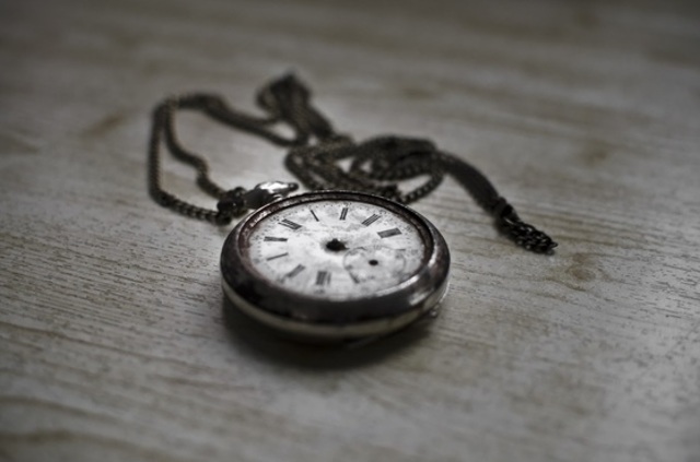 Scout and Jem find a pocket watch.