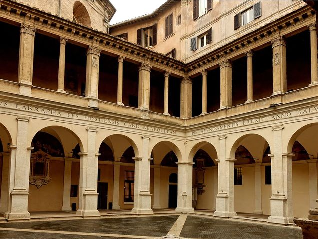 Chiostro di S. Maria della Pace