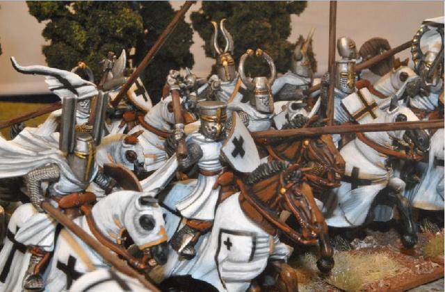 Los Caballeros Teutónicos. Tomaban los 3 votos de habituales: castidad, obediencia, pobreza, y un cuarto que los obligaba a cuidar enfermos