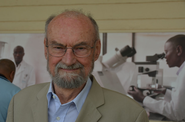 Edwin Southern publica método Southern Blot para reconocer fragmentos de ADN por hibridación.