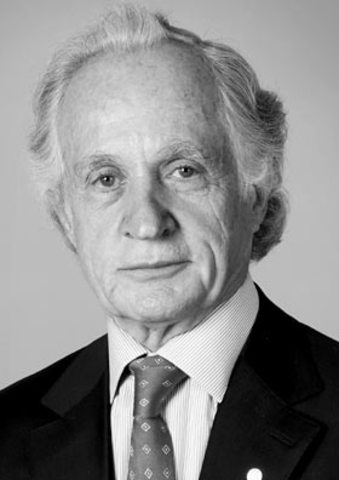 Mario Capecchi manipuló genética en modelos animales y trabajó en células madres.