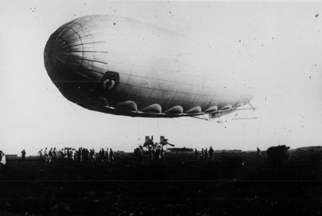 Globo inflado con gas de petroleo.
