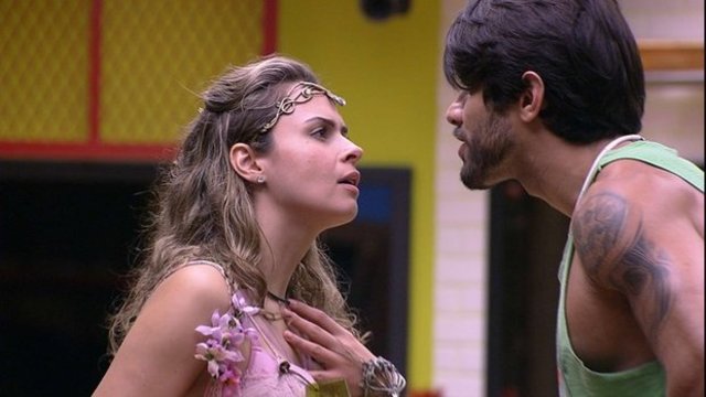 Combinado de votos é motivo de briga na casa.