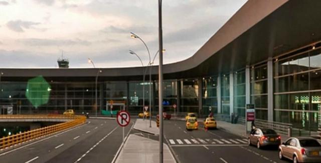 Moderno Aeropuerto Internacional El Dorado