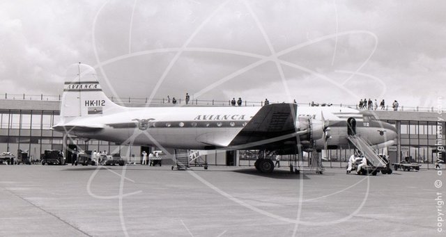DC-4 HK-757 en emergencia