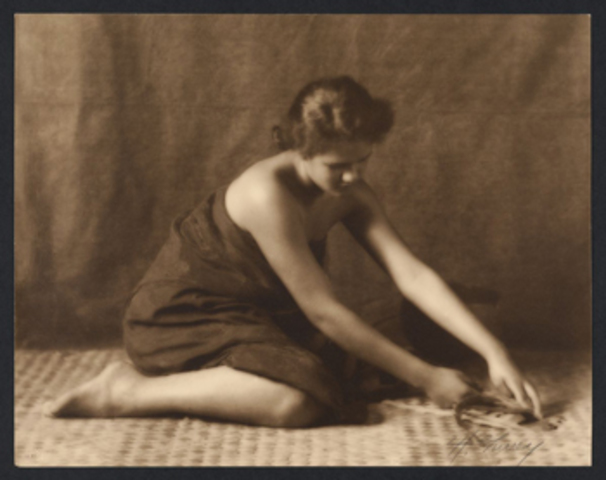 The pictorialist movement flourishes as a photographic style from the late 1860s to the early 1900s