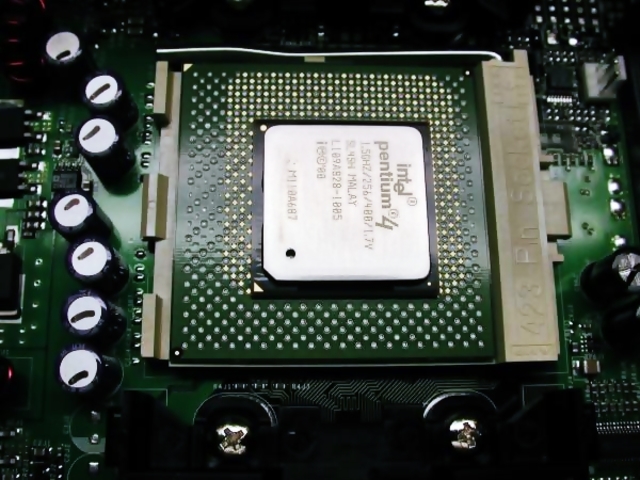 First Pentium 4 Model Released