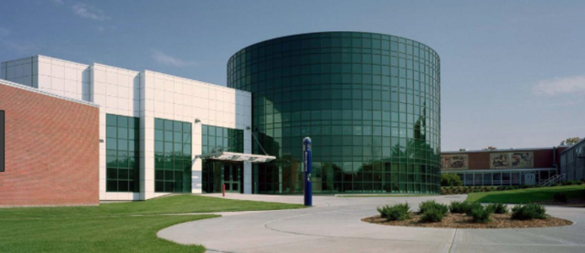 Moved to Connecticut Founded school of arts in Silvermine community, New Canaan, Conn.