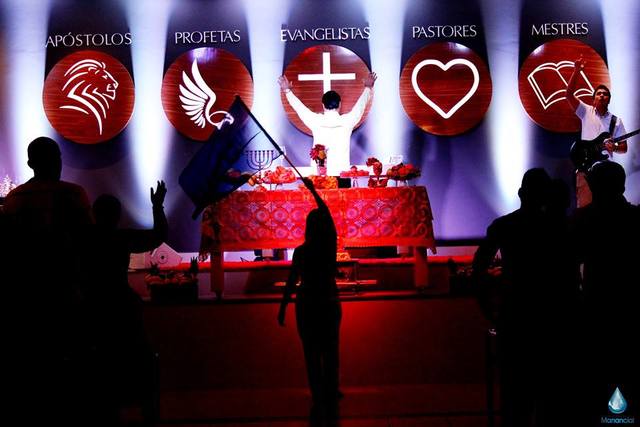 Expansão do Reino de Deus por meio dos 5 Ministerios