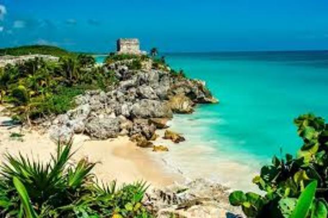 Me and my mom go to Cancun (family)