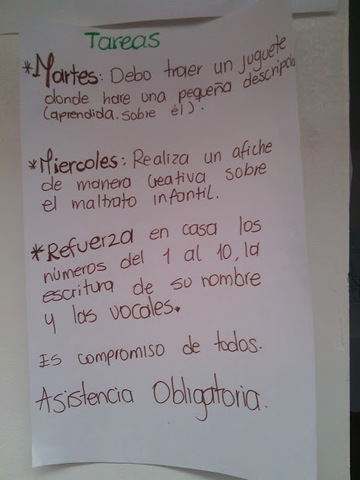 Solicitar a los padres diseñar y elaborar un vehículo y una señal de transito