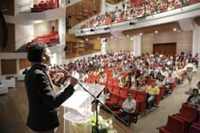 PRIMER CONGRESO DE ESTUDIANTES. Se dio en Mexico, en Cuba las luchas se iniciaron en 1923.
