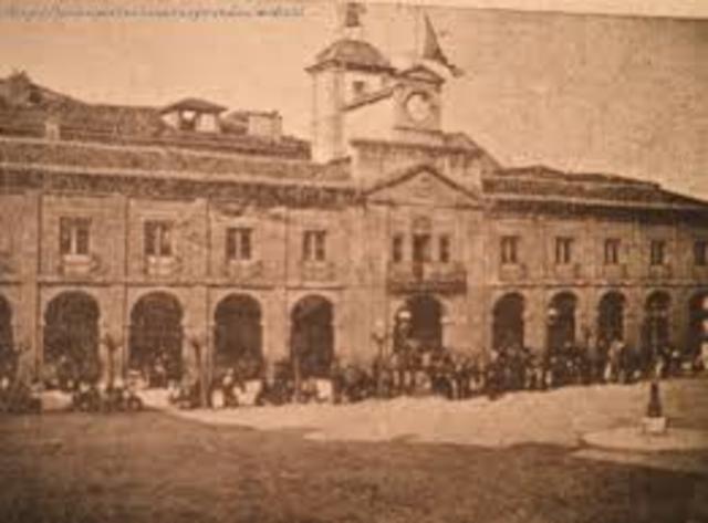 Se empieza a construir el Ayto.