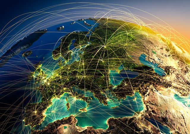 Hoy en día Internet cuenta con más de 4 millones de usuarios