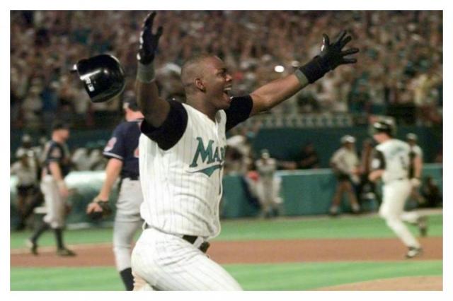 Edgar Rentería y los Marlins, ganan el primer juego de la ronda semifinal