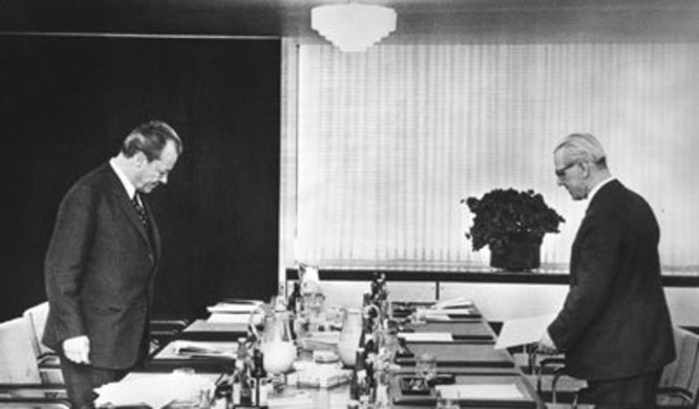 GODDARD LANZA EL PRIMER COHETE DE COMBUSTIBLE LÍQUIDO