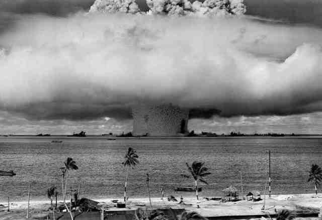 Primera explosión atómica