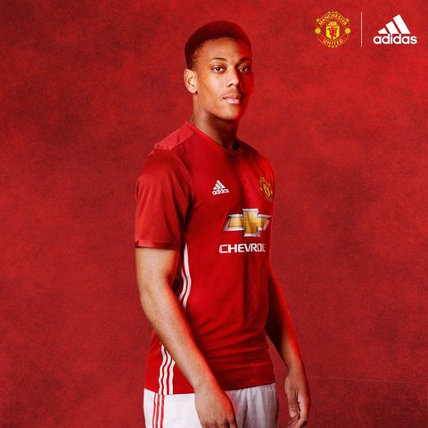 MARTIAL GOES TO MANCHESTER UNITED