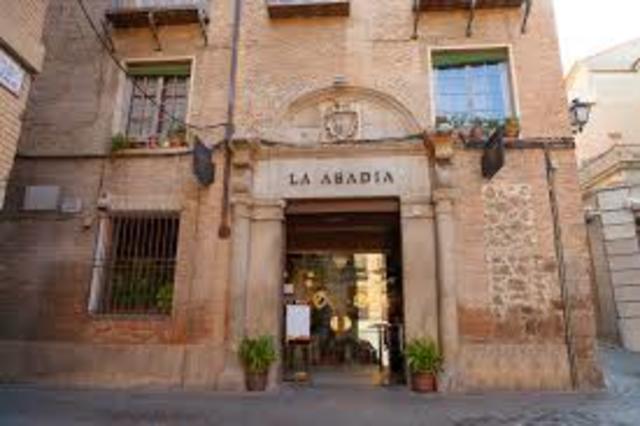 Abadía se instaló en París