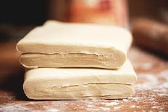 El refinamiento de la cocina mexicana nuevamente creó un estilo visible en platillos actuales como es el acompañamiento con papas a la francesa, crepas que envuelven guisos mexicanos, pasteles cubiertos de crema o en la fabricación de hojaldre.