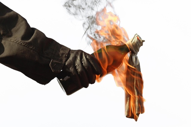 Cóctel Molotov o Bomba Molotov