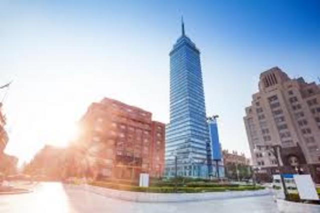 Inicia la construcción de la Torre Latinoamericana