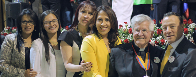 Recibió la Medalla Bienestar Social, de la Policía Nacional, Ministerio de Defensa Nacional