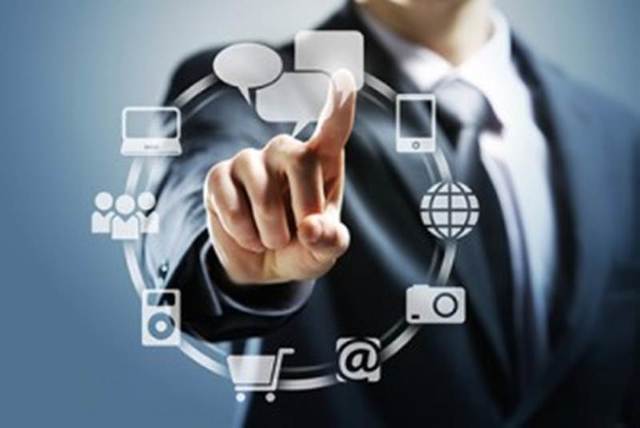 PRIMERA PERSONA EN UTILIZARLO