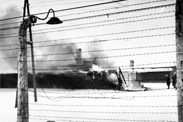 Death Camp Prisoners Fight Back