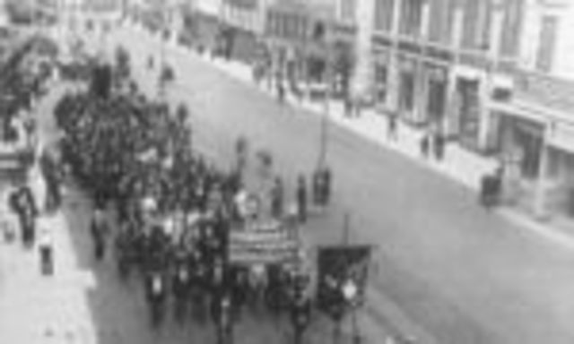 Insurrección popular en Petrogrado