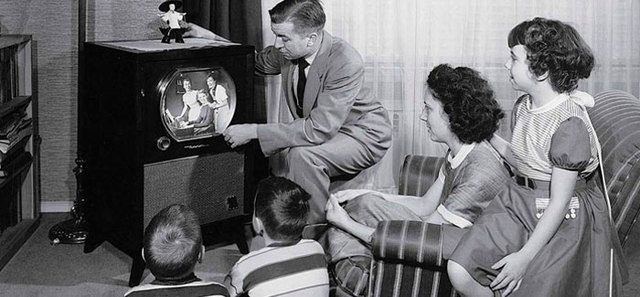 Enseñanza a distancia- tv y radio