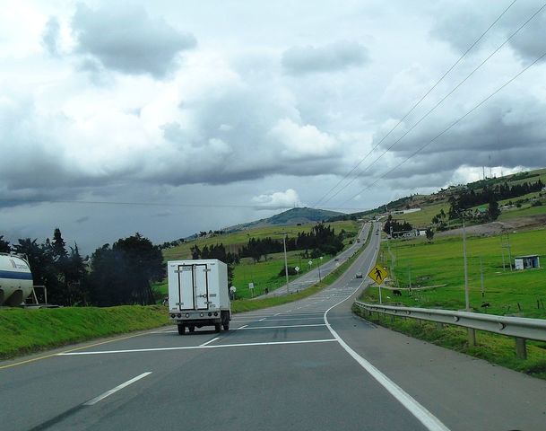 Finalización de conexiones viales principales en Colombia