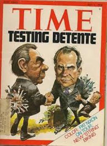 Policy of Détente Begins